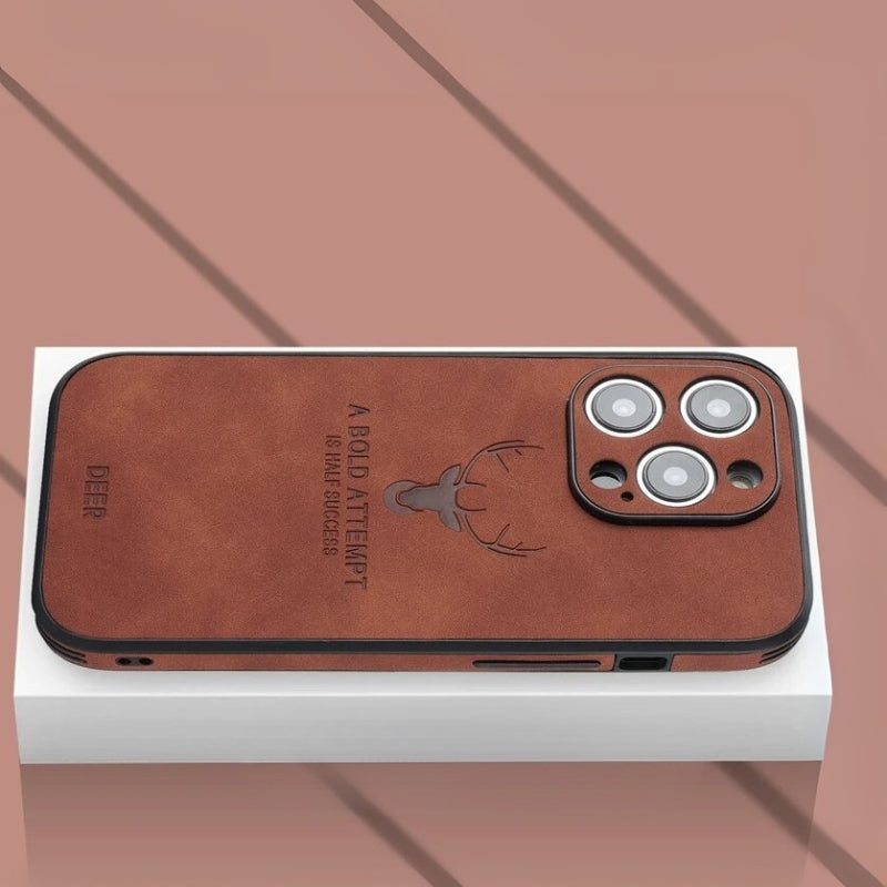 NOUVEAU RICHE Luxuriöse iPhone-Hülle aus Hirschleder – Echtleder Handyhülle mit Kameraschutz, stossfest, für iPhone 12–15 – Veltro