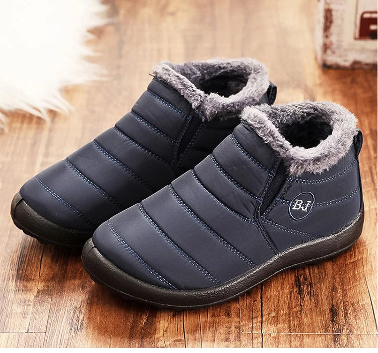 NOUVEAU RICHE Figueral | Snowy Slips | Warme und trockene Slip-Ons