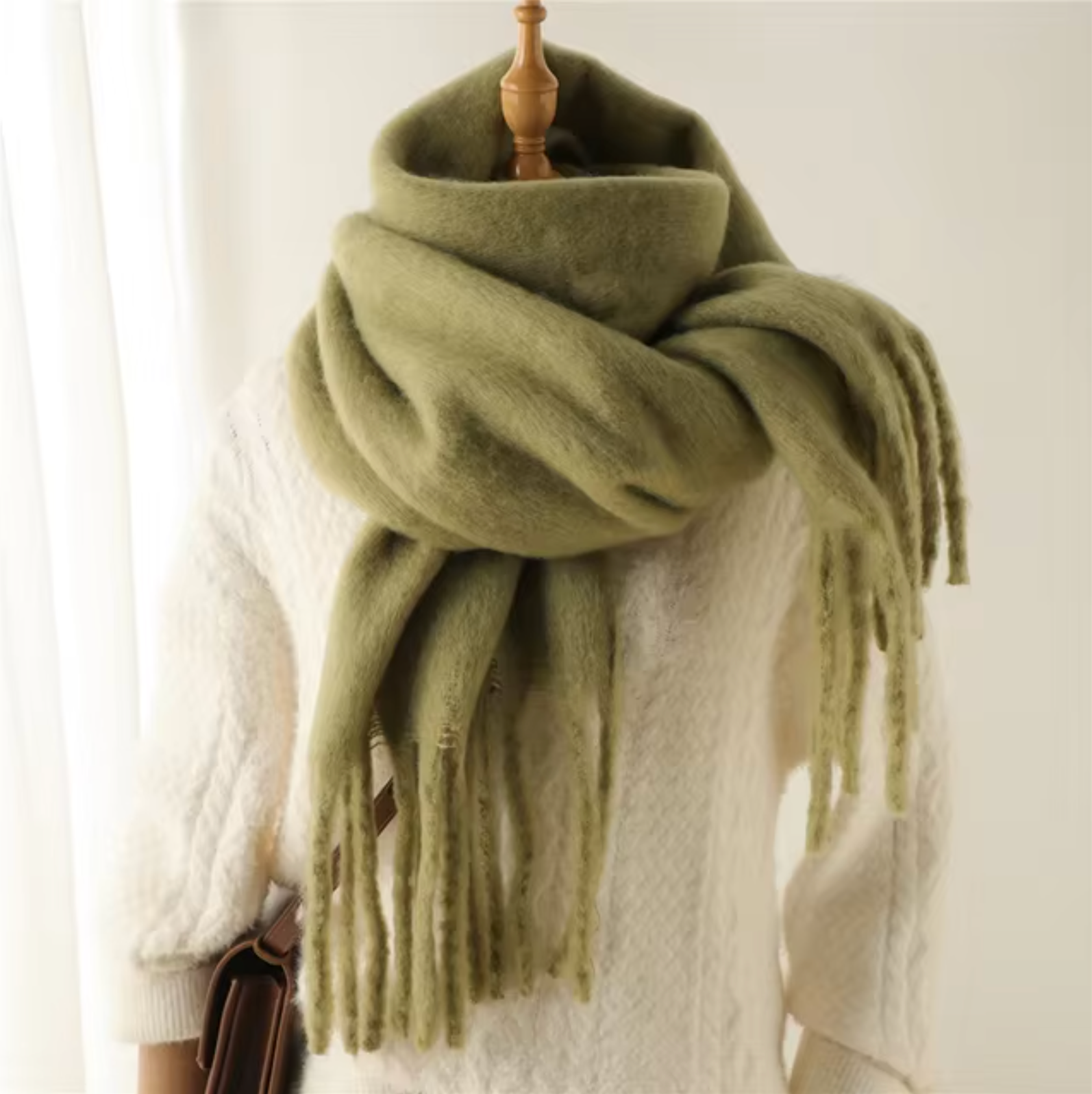 NOUVEAU RICHE Kaschmir-Winter-Schal Cashmere-ähnlichem Stoff Fransen Armeegrün Einheitsgröße