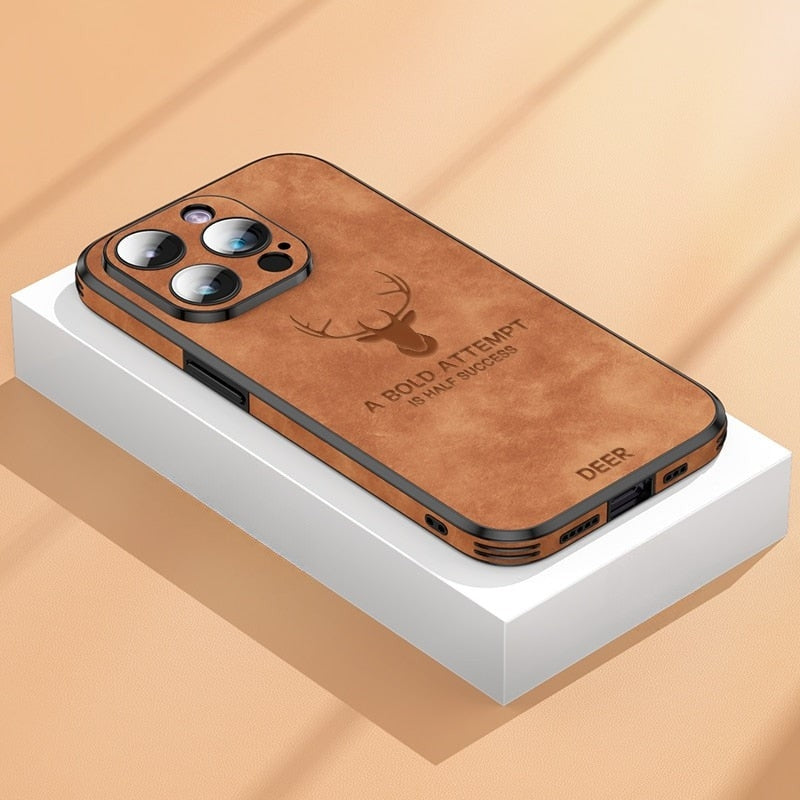 NOUVEAU RICHE Luxuriöse iPhone-Hülle aus Hirschleder – Echtleder Handyhülle mit Kameraschutz, stossfest, für iPhone 12–15 – Veltro Braun