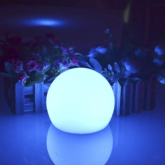 NOUVEAU RICHE Runde Gartenbeleuchtung – LED-Leuchtkugel für Garten & Terrasse mit 16 Farben & Fernbedienung, 12–25 cm – GlowSphere
