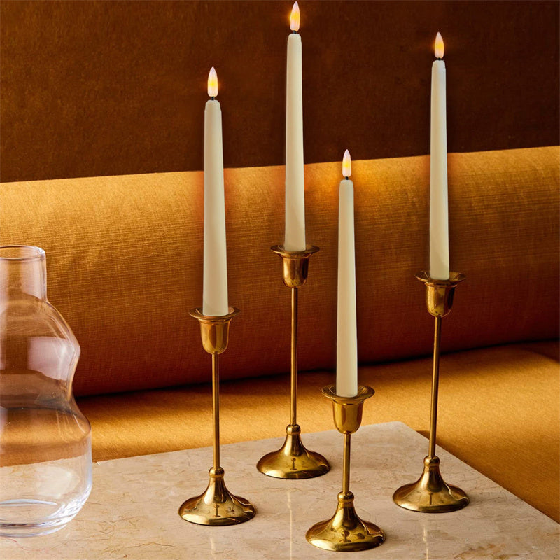 NOUVEAU RICHE Stehende LED-Kerzen – Flammenlose Stabkerzen mit Fernbedienung, Timer & Dimmer, Batteriebetrieben, 4, 6 oder 10 Stück – LumiCandle 4
