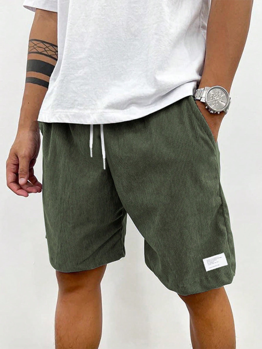 NOUVEAU RICHE Herren Cordshorts Mit Leichtem Stretch Bequeme Passform Armee grün