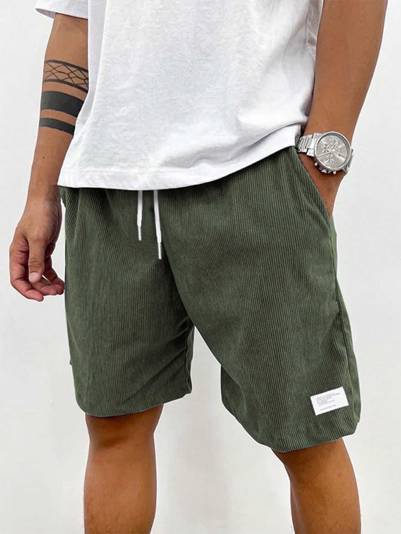 NOUVEAU RICHE Herren Cordshorts Mit Leichtem Stretch Bequeme Passform Armee grün