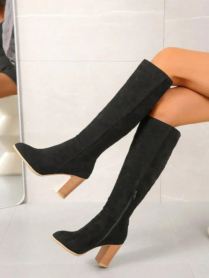 NOUVEAU RICHE Damen Kniehohe Wild Stiefel Mit Absatz Wild Finish Schwarz