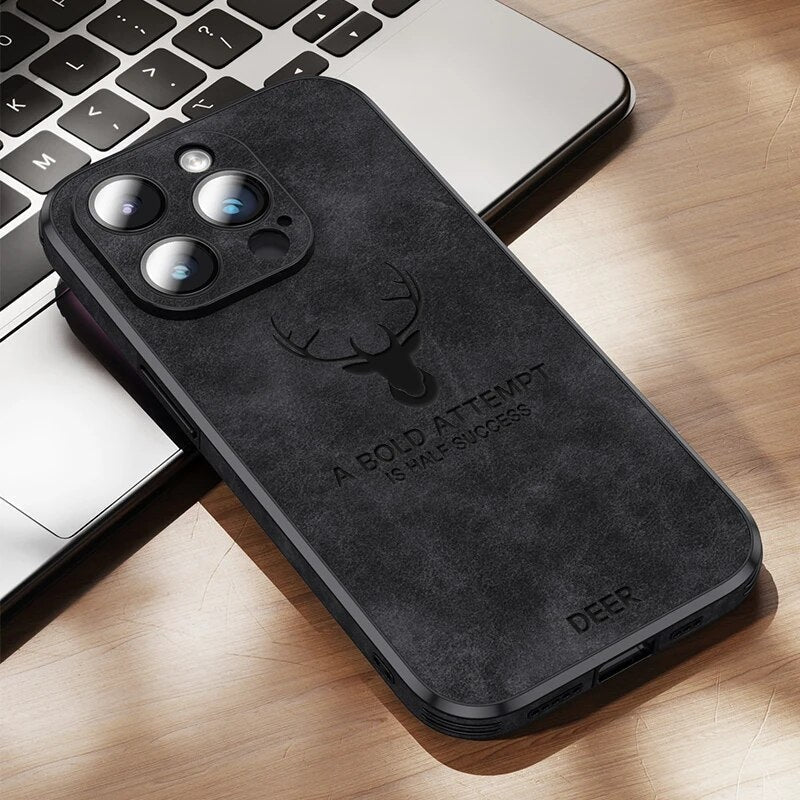 NOUVEAU RICHE Luxuriöse iPhone-Hülle aus Hirschleder – Echtleder Handyhülle mit Kameraschutz, stossfest, für iPhone 12–15 – Veltro