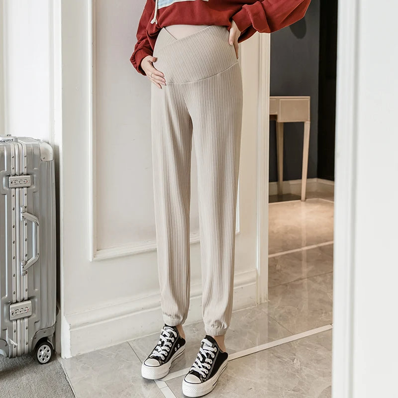 NOUVEAU RICHE Ulla Umstandshose – Sportliche Schwangerschaftshose mit Bauchband, Bequeme Jogginghose für Schwangere, L–XXL – Sephira Hellbraun