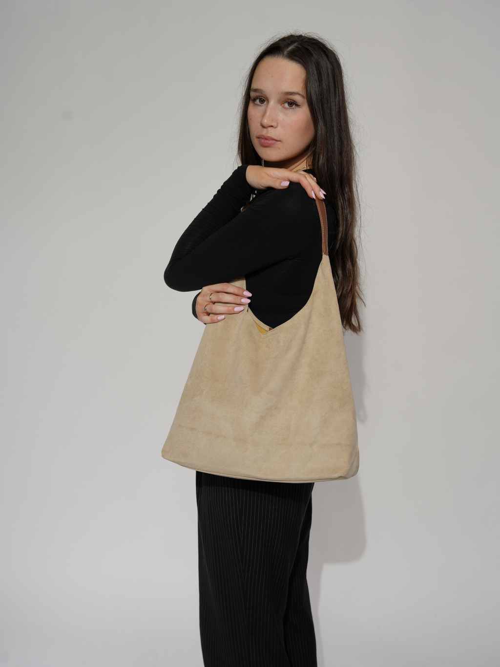 NOUVEAU RICHE Damen Leder Tote Bag – Alltagstaugliche Tasche aus Geschmeidigem Leder
