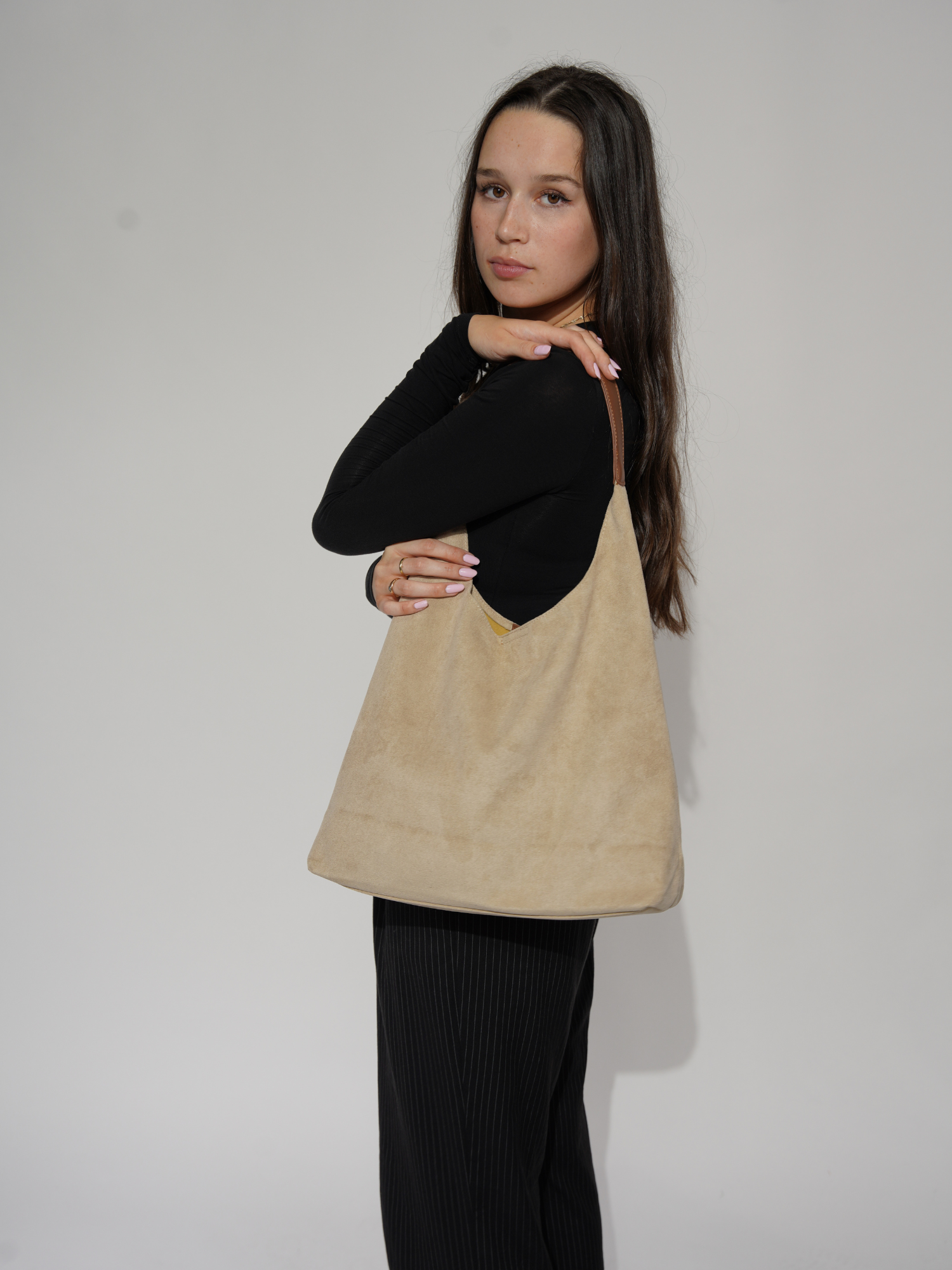 NOUVEAU RICHE Damen Leder Tote Bag – Alltagstaugliche Tasche aus Geschmeidigem Leder