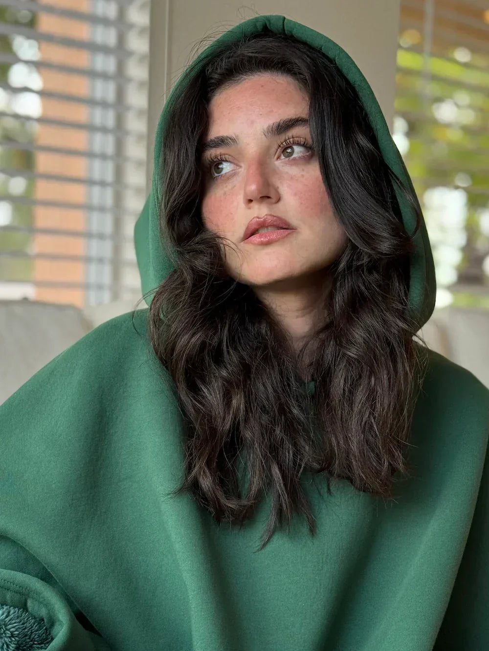 NOUVEAU RICHE Dahlia | Übergroße Eden Hoodie-Decke für ein ultimatives Komforterlebnis