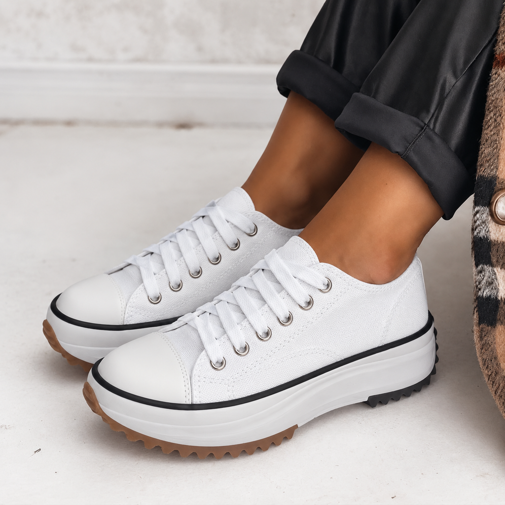 NOUVEAU RICHE Bequeme Damen Sneaker mit Fussbett – Komfort Sneaker mit Gewölbe- & Fersenstütze, gepolstert, 3 Farben, Gr. 35–43 – Parsha Weiss