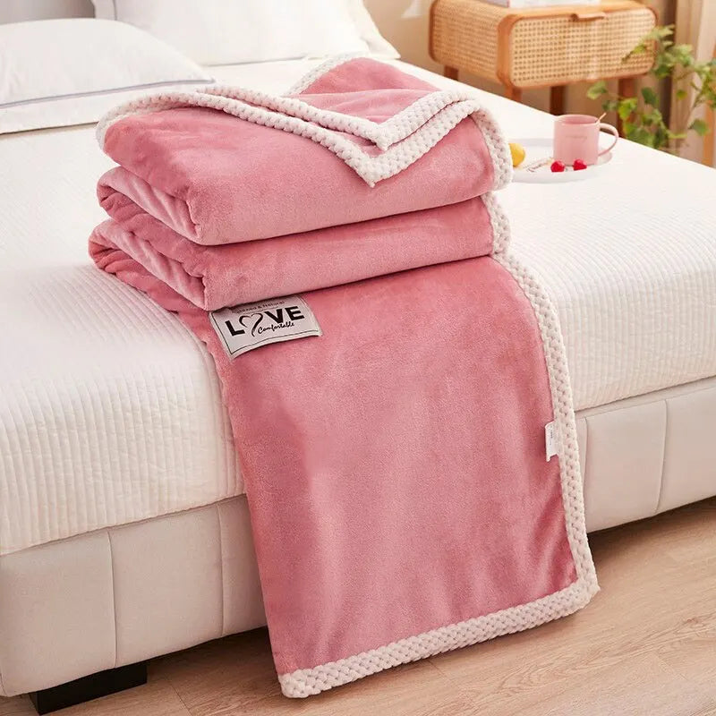 NOUVEAU RICHE Rosa Flanell-Fleecedecke – Weiche Plüsch Kuscheldecke für Sofa & Bett, Leicht & Warm, 3 Grössen – BlushCozy