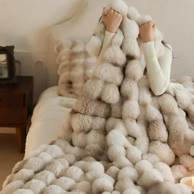 NOUVEAU RICHE Tragbare Flauschige Kunstfelldecke – Weiche Felldecke für Sofa, Bett, Auto & Reisen, Anti-Pilling, Weiss – VeluLuxe