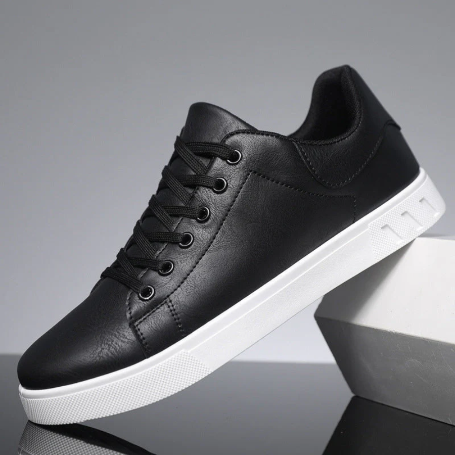 NOUVEAU RICHE Herren Leder-Sneaker Stylische Komfort Poliertes Finish Schwarz