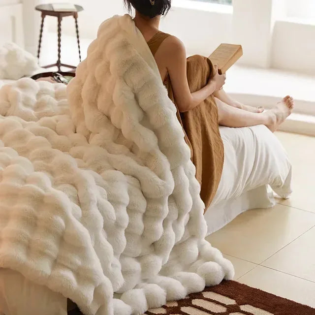 NOUVEAU RICHE Tragbare Flauschige Kunstfelldecke – Weiche Felldecke für Sofa, Bett, Auto & Reisen, Anti-Pilling, Weiss – VeluLuxe