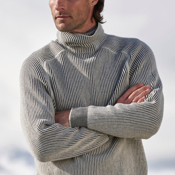 NOUVEAU RICHE Rollkragenpullover Leichtes Material Rippstrick Passform