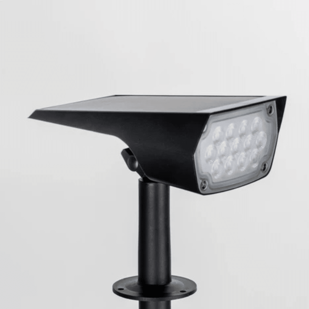 NOUVEAU RICHE Wasserdichter Solar-Gartenstrahler – Verstellbarer LED-Spot für Aussen mit 3 Helligkeitsstufen, IP65, Dämmerungsautomatik