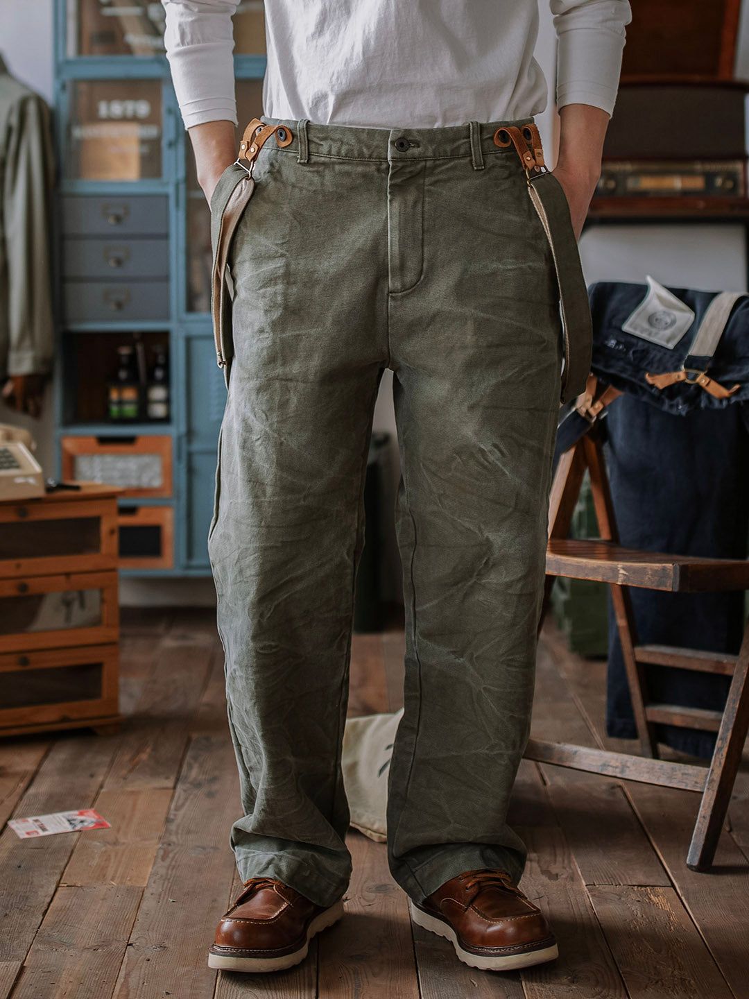 NOUVEAU RICHE 15oz Schwere Canvas Hosen Mit Hosenträgern Vintage Inspiriert Robuster Und Raffinierter Look Stonewashed Graphit-Finish