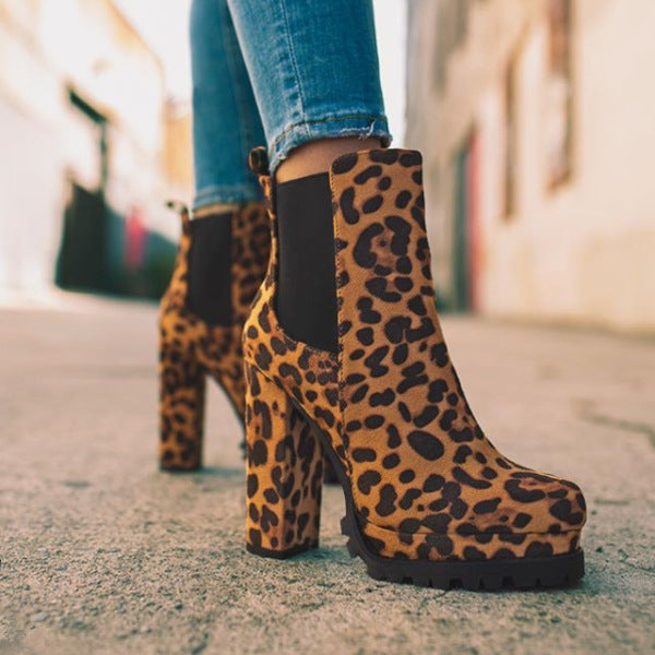 NOUVEAU RICHE Damen Stiefelette mit runder Fußspitze Materialien Leopard
