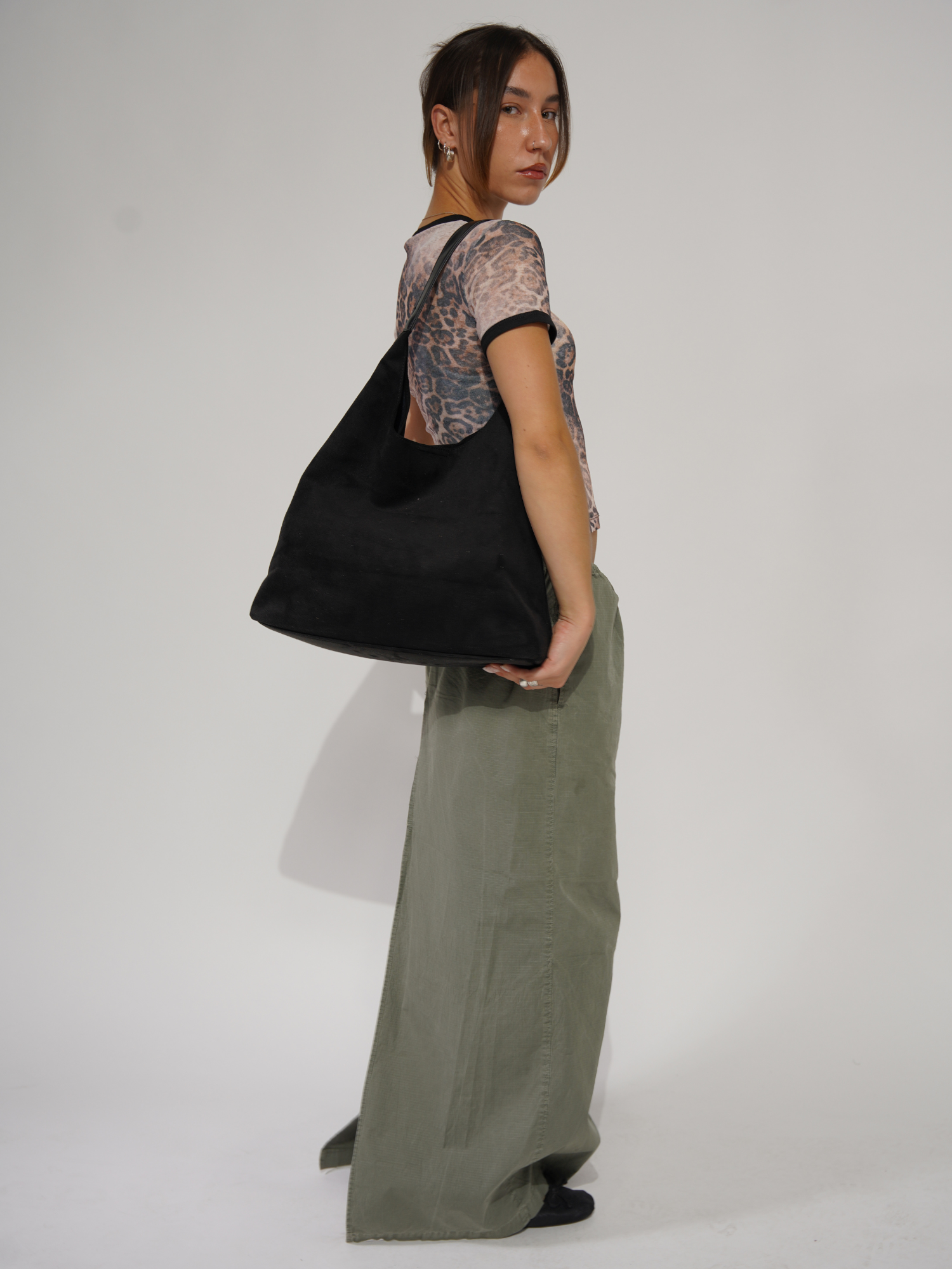 NOUVEAU RICHE Damen Leder Tote Bag – Alltagstaugliche Tasche aus Geschmeidigem Leder