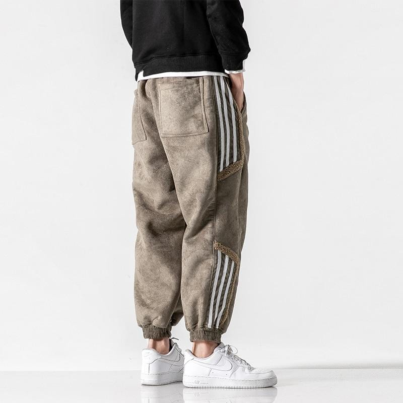 NOUVEAU RICHE Jogginghose Herren mit Teddyfutter – Warme Sherpa Jogginghose mit Seitenstreifen, Relaxed Fit, Braun oder Schwarz – Marmari