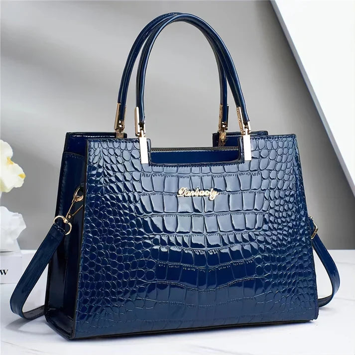 NOUVEAU RICHE Damen Handtasche – Glänzende Tasche mit Schlankem Stilvollem Design Blau