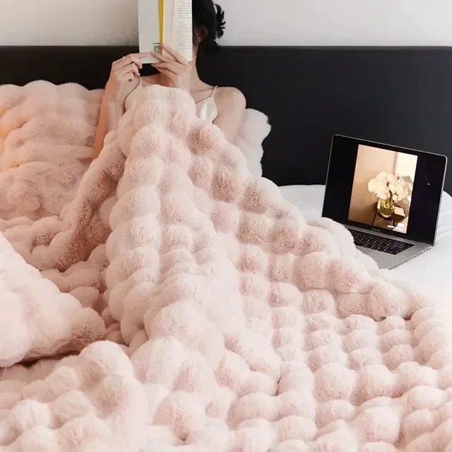 NOUVEAU RICHE Tragbare Flauschige Kunstfelldecke – Weiche Felldecke für Sofa, Bett, Auto & Reisen, Anti-Pilling, Weiss – VeluLuxe