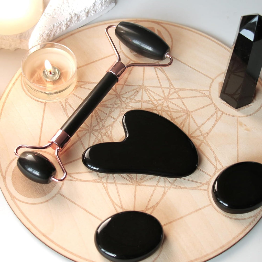 NOUVEAU RICHE Instant Glow Gua Sha & Jade-Roller Set – Gesichtsroller und Gua Sha Stein für die Gesichtsmassage, 5 Farben