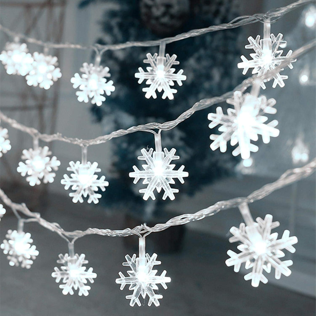 NOUVEAU RICHE Schneeflocken-LED-Lichterkette (6 m) – Weihnachtslichterkette mit 40 Schneeflocken, Batterie, Innen & Aussen – FrostyTwinkle