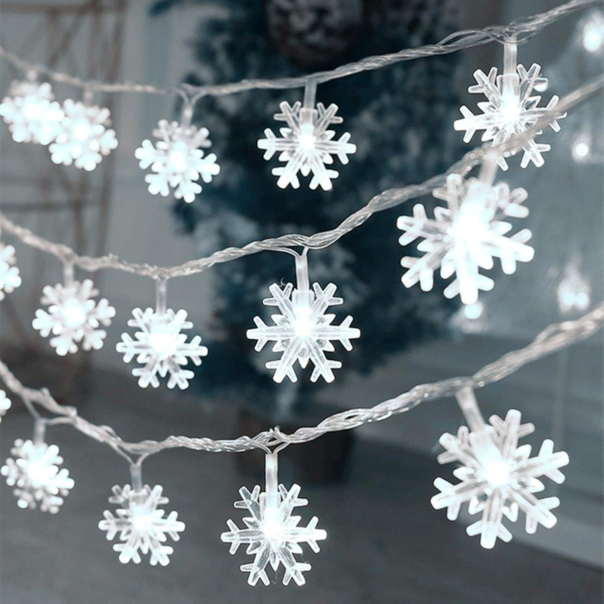 NOUVEAU RICHE Schneeflocken-LED-Lichterkette (6 m) – Weihnachtslichterkette mit 40 Schneeflocken, Batterie, Innen & Aussen – FrostyTwinkle
