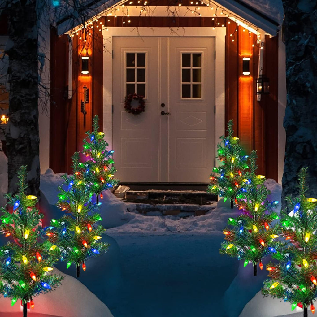 NOUVEAU RICHE Solar-Weihnachtsbaum-Wegleuchten – 4er-Set Solar Gartenleuchten Tannenbaum, Wasserdicht, Dämmerungssensor – EcoTreeLights