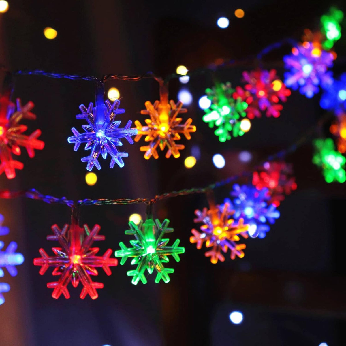 NOUVEAU RICHE Schneeflocken-LED-Lichterkette (6 m) – Weihnachtslichterkette mit 40 Schneeflocken, Batterie, Innen & Aussen – FrostyTwinkle Mehrfarbig