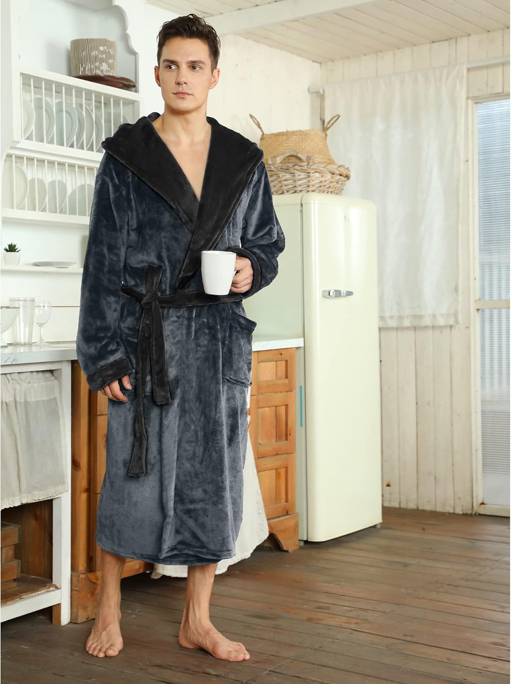 NOUVEAU RICHE Fleece Bademantel Herren mit Kapuze – Weicher zweifarbiger Morgenmantel mit Taschen & Gürtel, waschbar, S–3XL – Calico