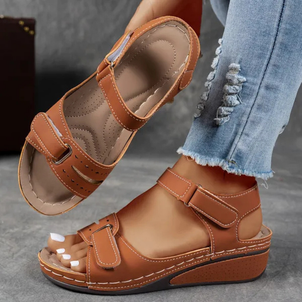 NOUVEAU RICHE Sandalen Mit Rutschfester Sohle Fußgewölbe Unterstützung Terra Braun