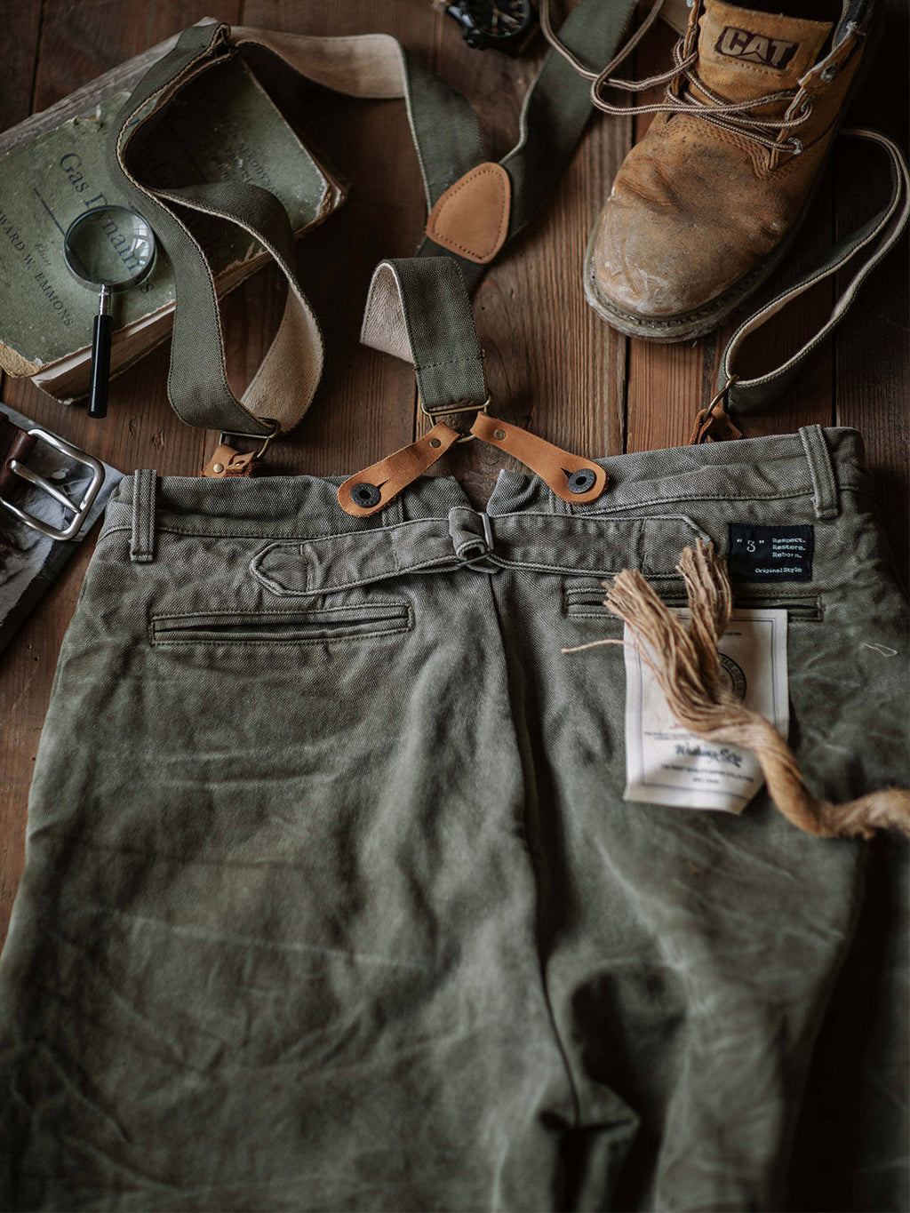 NOUVEAU RICHE 15oz Schwere Canvas Hosen Mit Hosenträgern Vintage Inspiriert Robuster Und Raffinierter Look Stonewashed Graphit-Finish