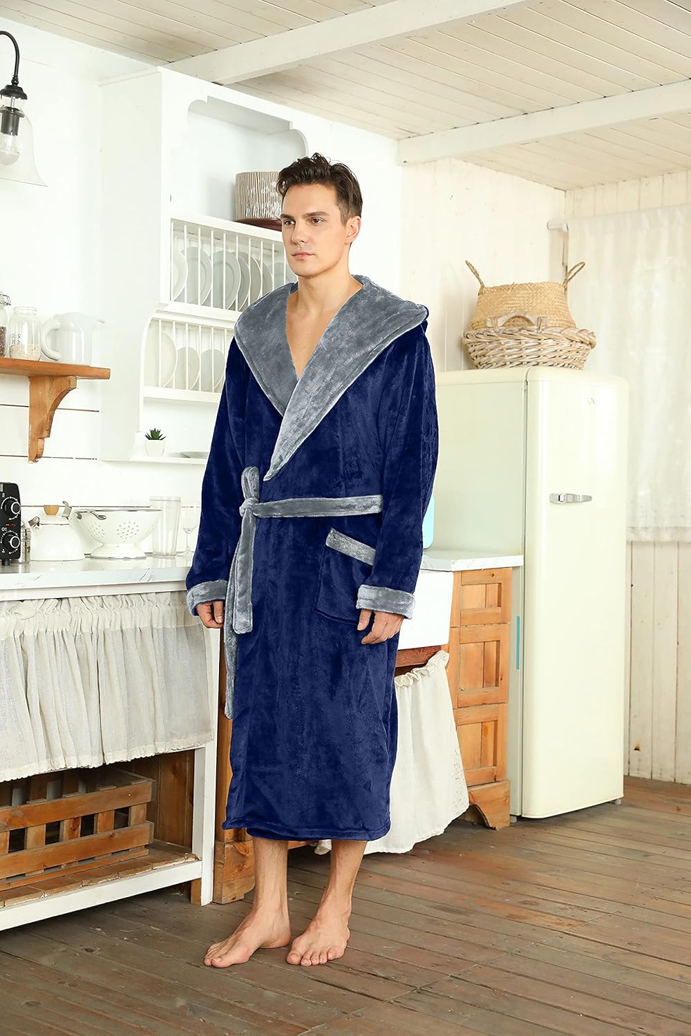 NOUVEAU RICHE Fleece Bademantel Herren mit Kapuze – Weicher zweifarbiger Morgenmantel mit Taschen & Gürtel, waschbar, S–3XL – Calico
