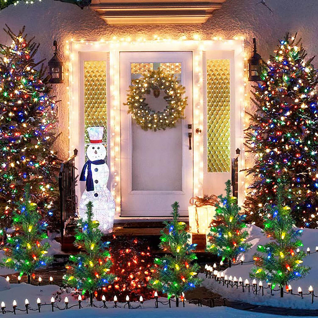 NOUVEAU RICHE Solar-Weihnachtsbaum-Wegleuchten – 4er-Set Solar Gartenleuchten Tannenbaum, Wasserdicht, Dämmerungssensor – EcoTreeLights