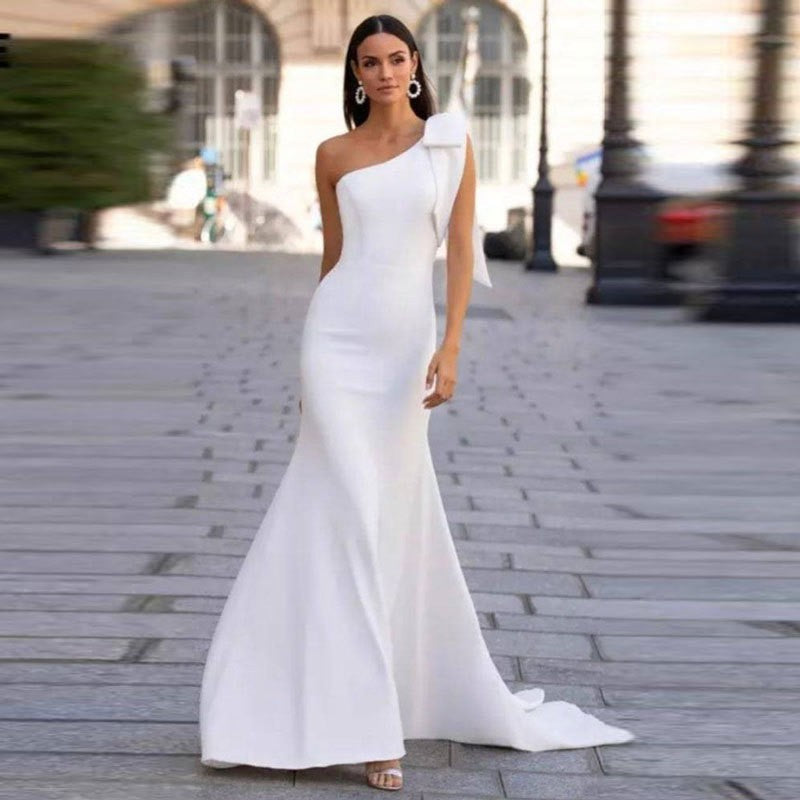 NOUVEAU RICHE Damen Eine Schulter-Meerjungfrauenkleid Maxi Silhouette Reines Weiß