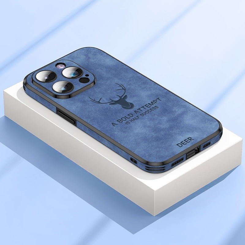 NOUVEAU RICHE Luxuriöse iPhone-Hülle aus Hirschleder – Echtleder Handyhülle mit Kameraschutz, stossfest, für iPhone 12–15 – Veltro Hellblau