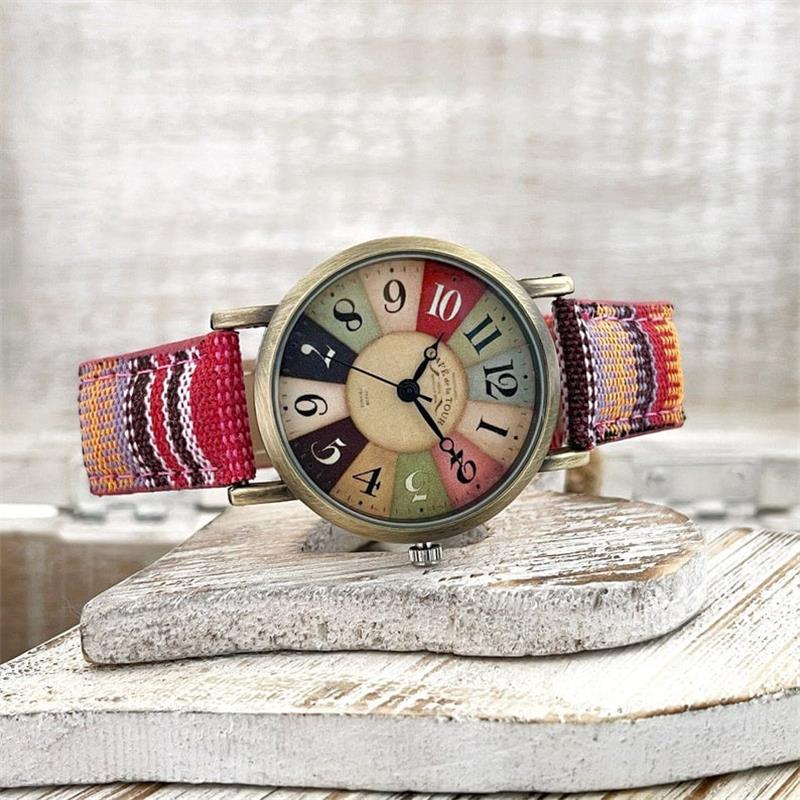 NOUVEAU RICHE Vintage Damenuhr mit Regenbogenmuster und geflochtenem Armband – Analoge Armbanduhr mit Bronze-Zifferblatt, nickelfrei, 3 Farben – Amore Regenbogen