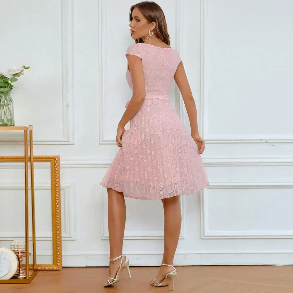 NOUVEAU RICHE Spitzen Cocktailkleid Heimkehrfeiern Feste Schleife am Hals