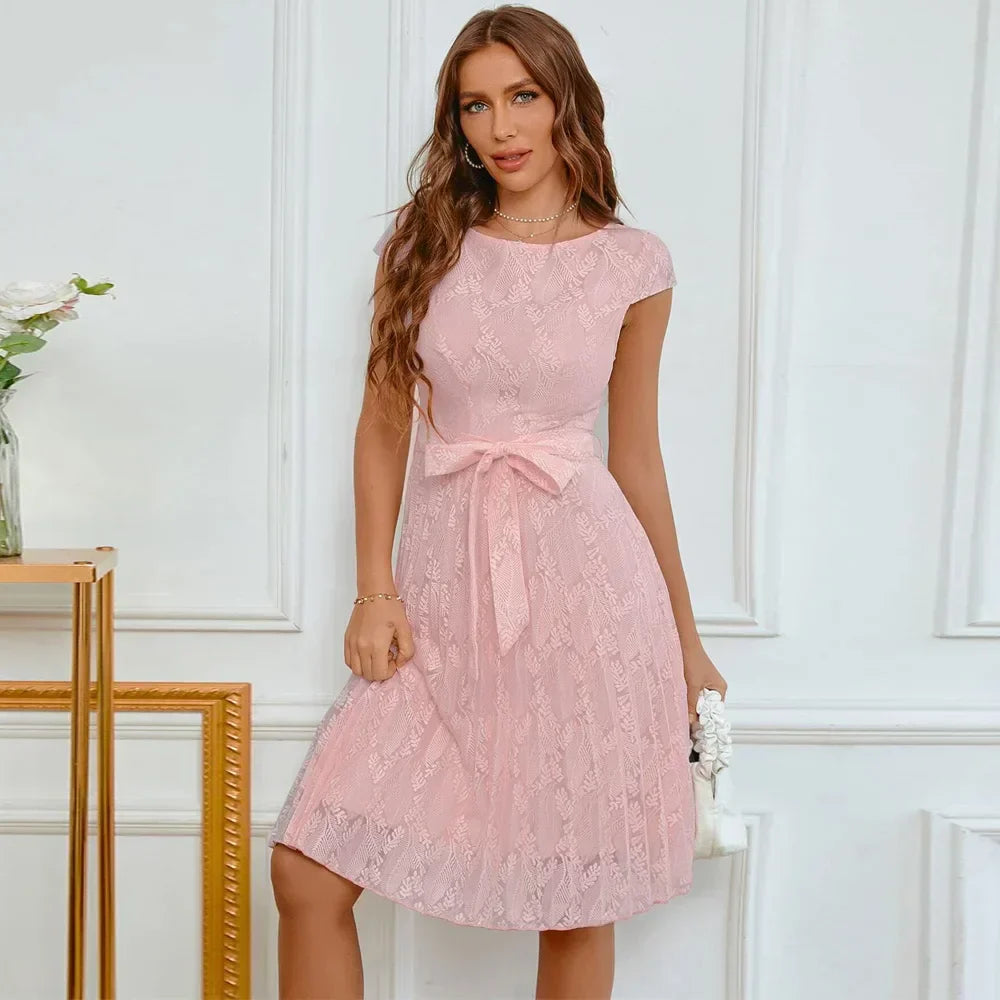 NOUVEAU RICHE Spitzen Cocktailkleid Heimkehrfeiern Feste Schleife am Hals