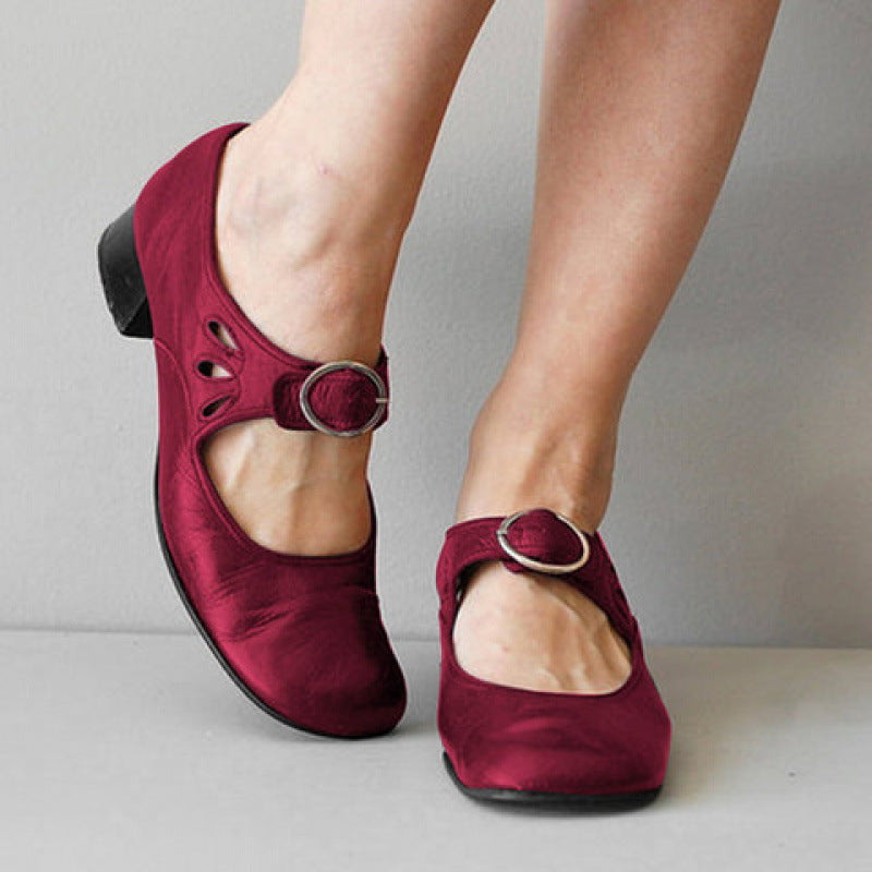 NOUVEAU RICHE Abendschuhe Für Damen Mit Niedrigem Absatz Riemen Mit Schnalle In Lederoptik Retro Cut Out Design Rot