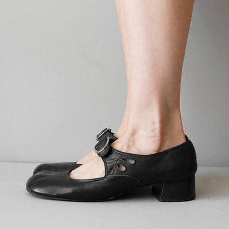NOUVEAU RICHE Abendschuhe Für Damen Mit Niedrigem Absatz Riemen Mit Schnalle In Lederoptik Retro Cut Out Design Schwarz