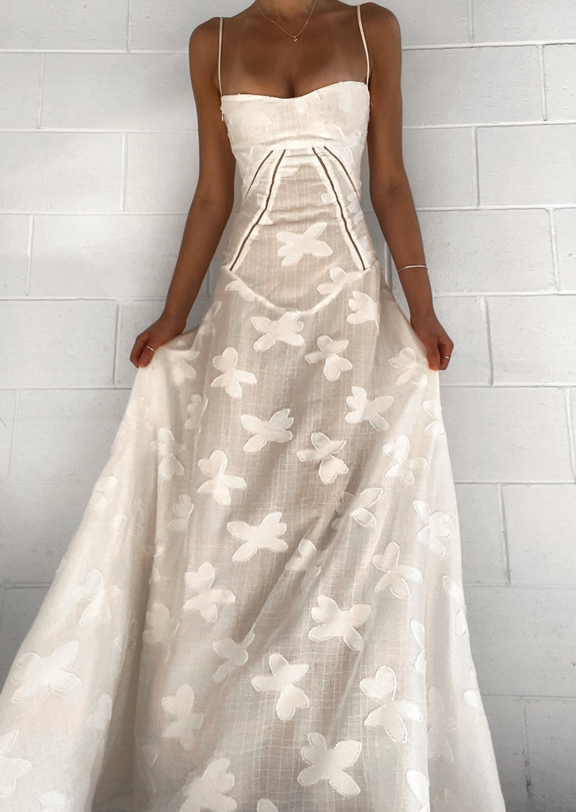 NOUVEAU RICHE Vintage Maxikleid in Creme mit Blumenmuster für Elegante Anlässe und Romantische Momente