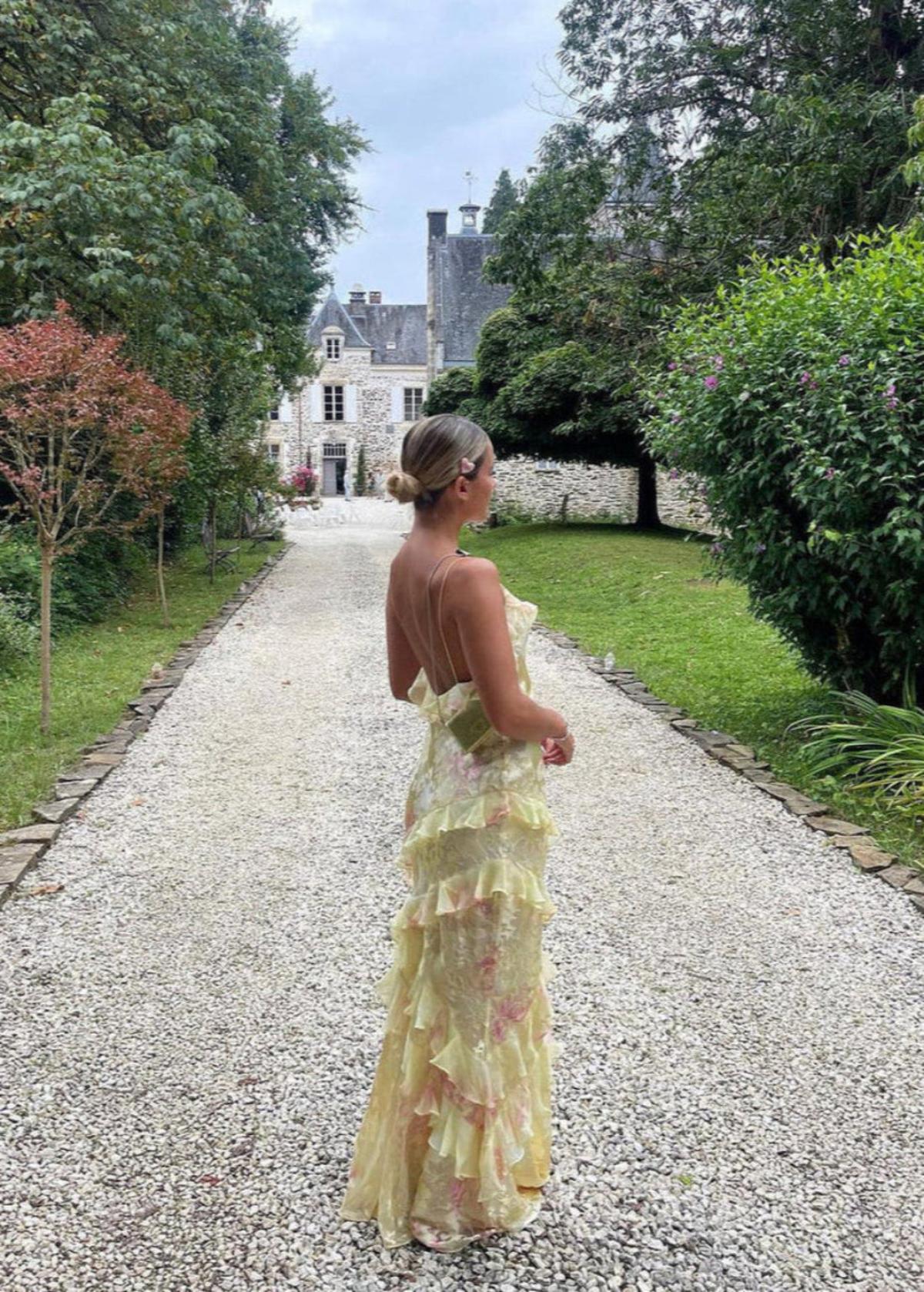 NOUVEAU RICHE Maxikleid mit Rüschen, V-Ausschnitt und Sommerdesign Gelb