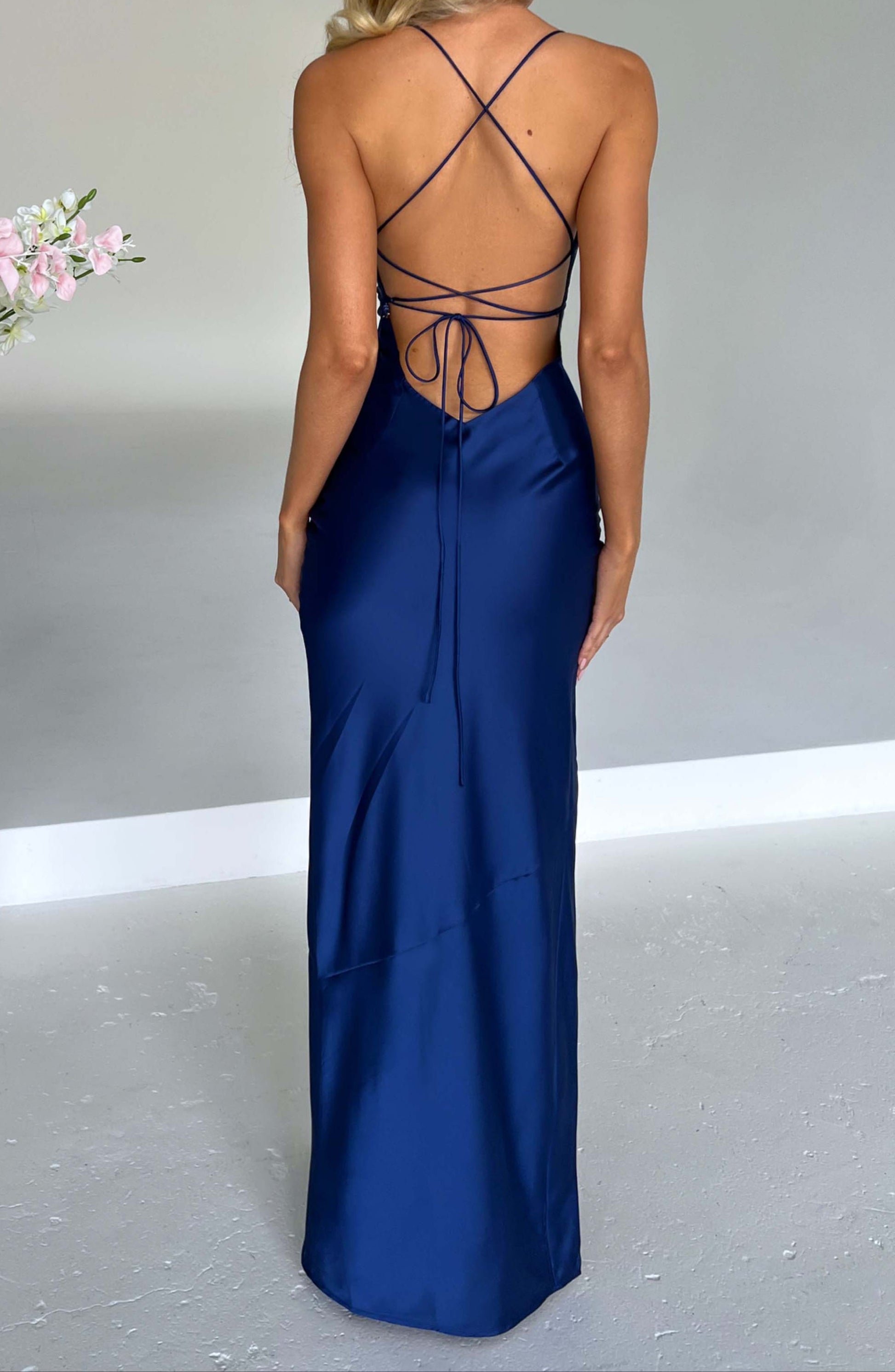NOUVEAU RICHE Langes Maxikleid Aus Stretch-Satin In Marineblau Glänzend