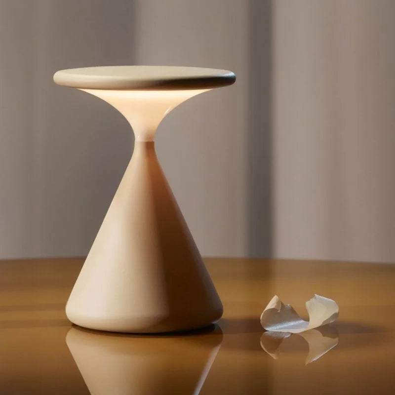 NOUVEAU RICHE Akku Tischleuchte Sanduhrform Dimmbare Led Kabellos