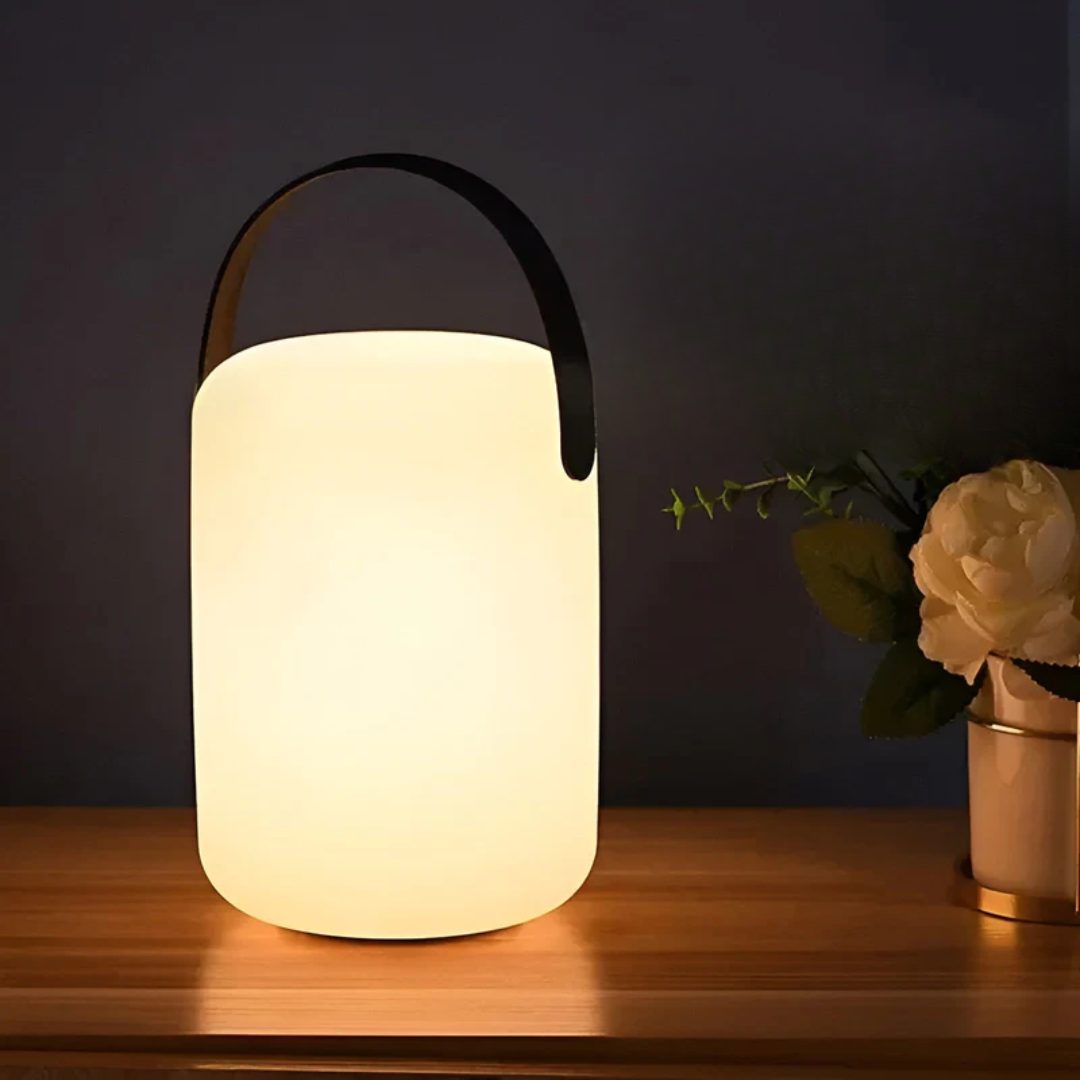 NOUVEAU RICHE Tragbare Wasserdichte Kabellose Tischlampe für Innen- und Außenbereich mit Flexibler Platzierung und Stilvollem Modernem Design D