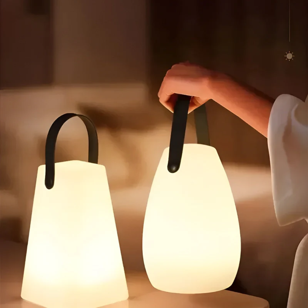 NOUVEAU RICHE Tragbare Wasserdichte Kabellose Tischlampe für Innen- und Außenbereich mit Flexibler Platzierung und Stilvollem Modernem Design